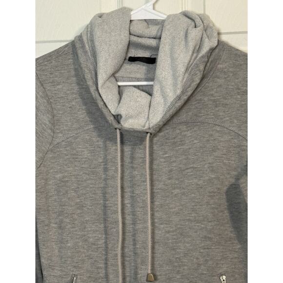 Lyn Gray Pullover Sweatshirt, Front Zip Pockets, Cotton/Polyester, Medium - Picture 2 of 7